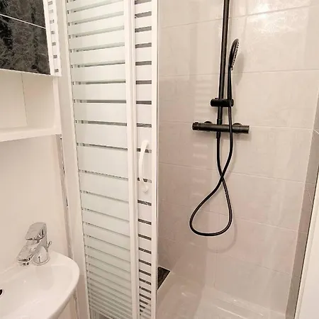Appartement Walon-10places-free Parking Gratuit-zenith Rouen *